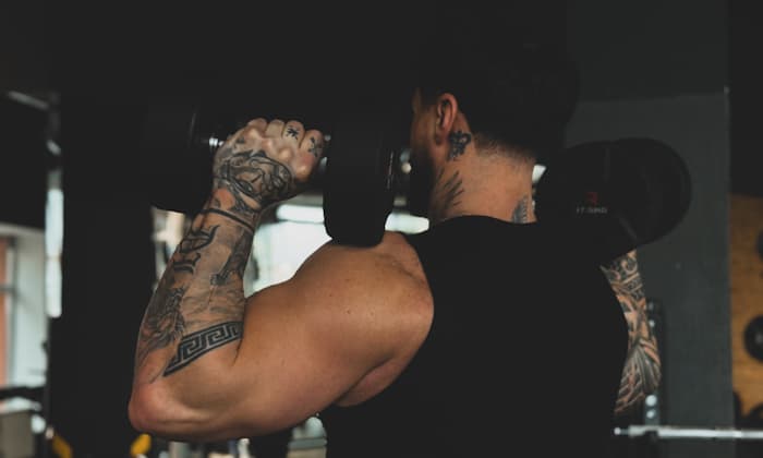 Тренировка 4 "Плечи + верх груди"